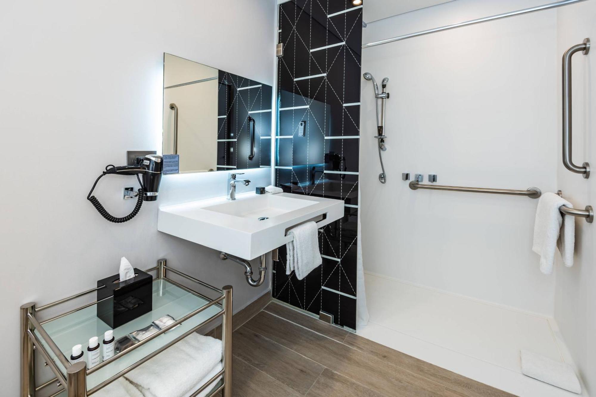 Ac Hotel By Marriott Santa Marta Экстерьер фото